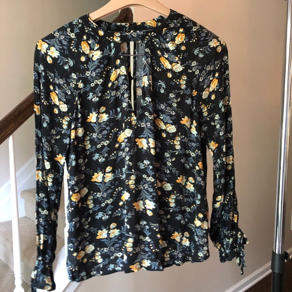 American Eagle Keyhole Floral Blouse Top Sz XS - Picture 1 of 9